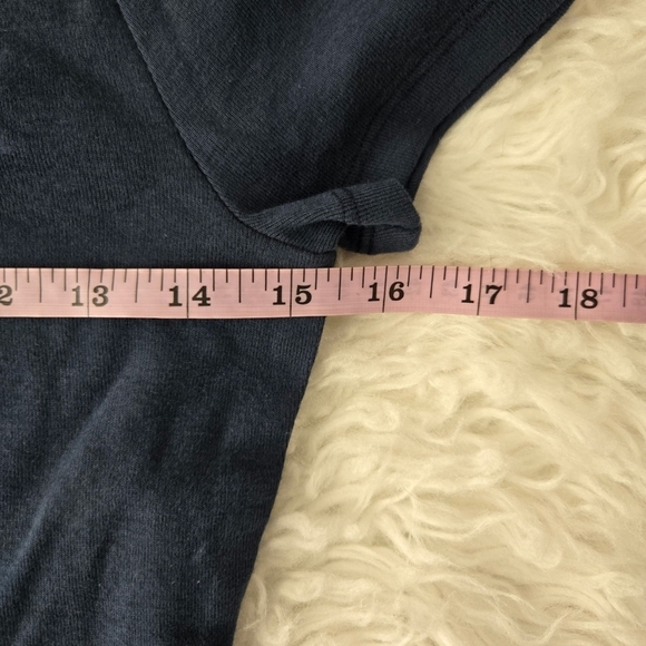 Hollister Basic Top. Navy. Size small. New - Picture 4 of 8